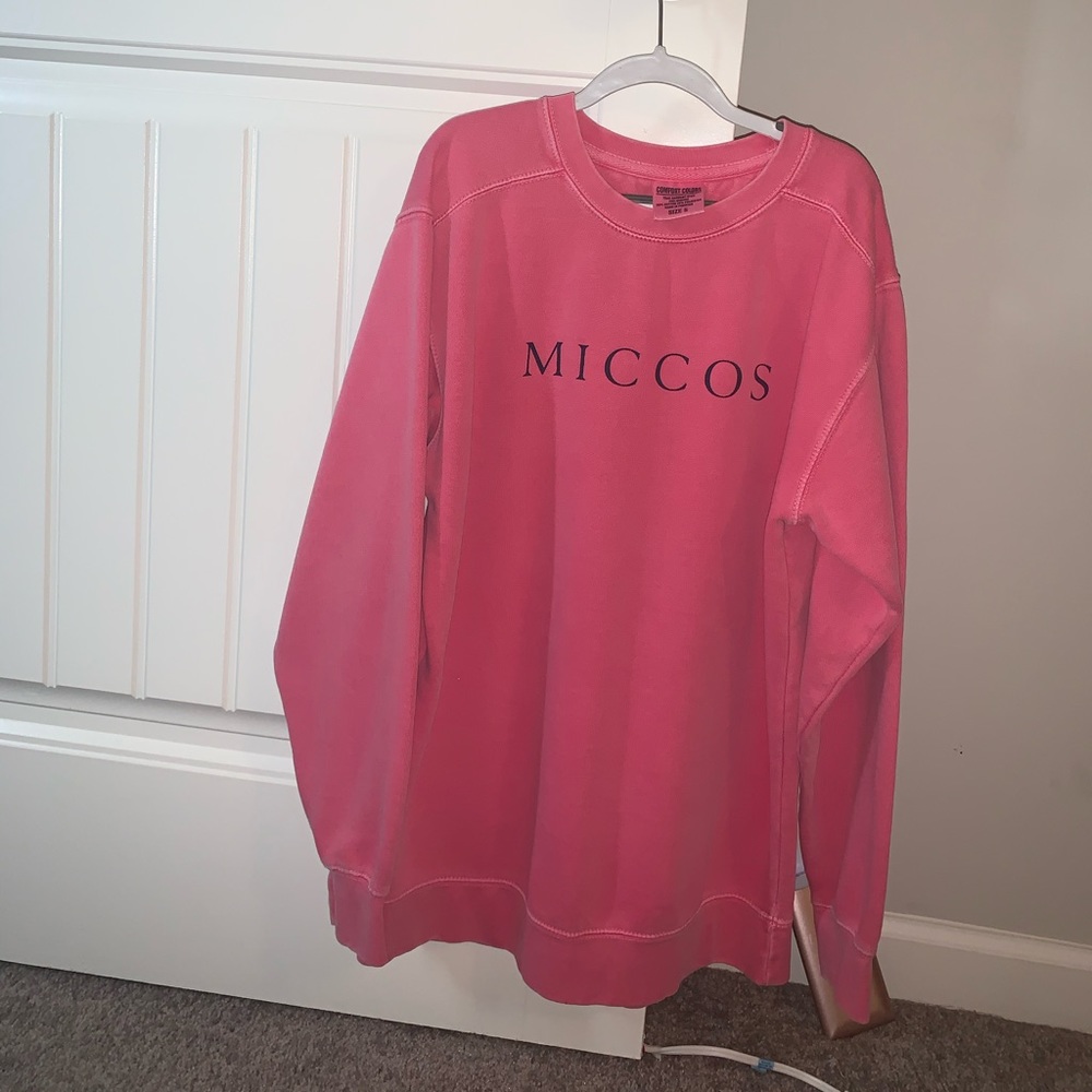 good material, thick, keeps you warm, size small